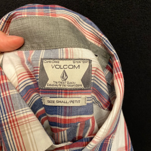 Volcom button up shirt - Picture 3 of 3
